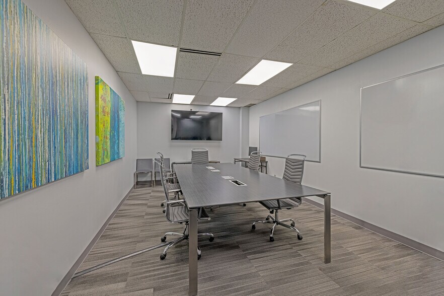 135 Lake St S, Kirkland, WA à louer - Photo intérieure - Image 3 de 4