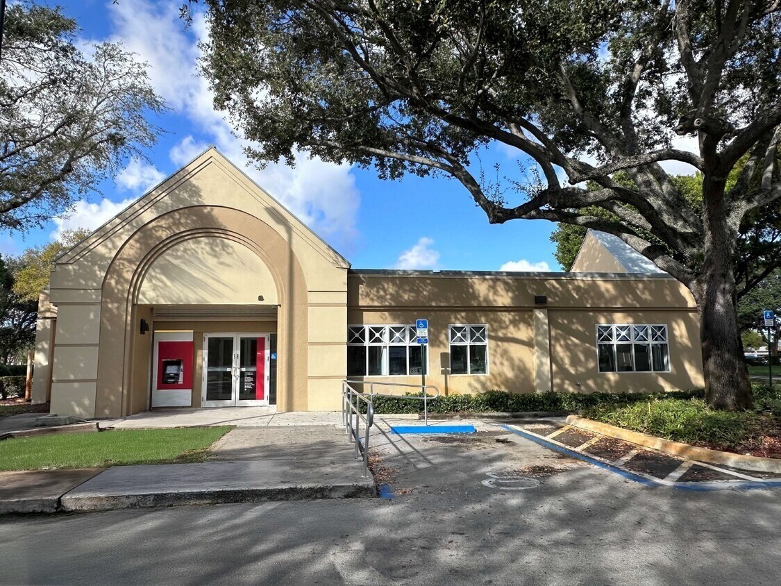 1700 W Commercial Blvd, Fort Lauderdale, FL à vendre Photo principale- Image 1 de 8