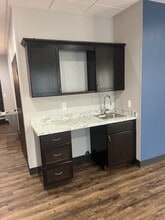 1000 N Opdyke Rd, Auburn Hills, MI for lease Interior Photo- Image 2 of 10