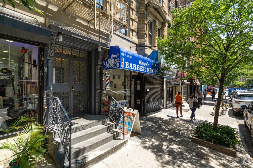 125 E 4th St, New York, NY à louer - Photo du bâtiment - Image 3 de 3