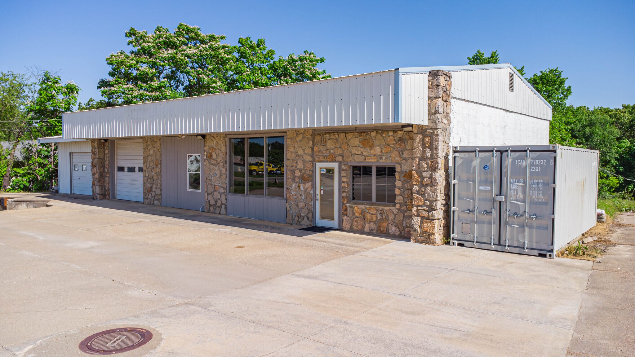 422 State Highway 42, Osage Beach, MO à vendre Photo du bâtiment- Image 1 de 19