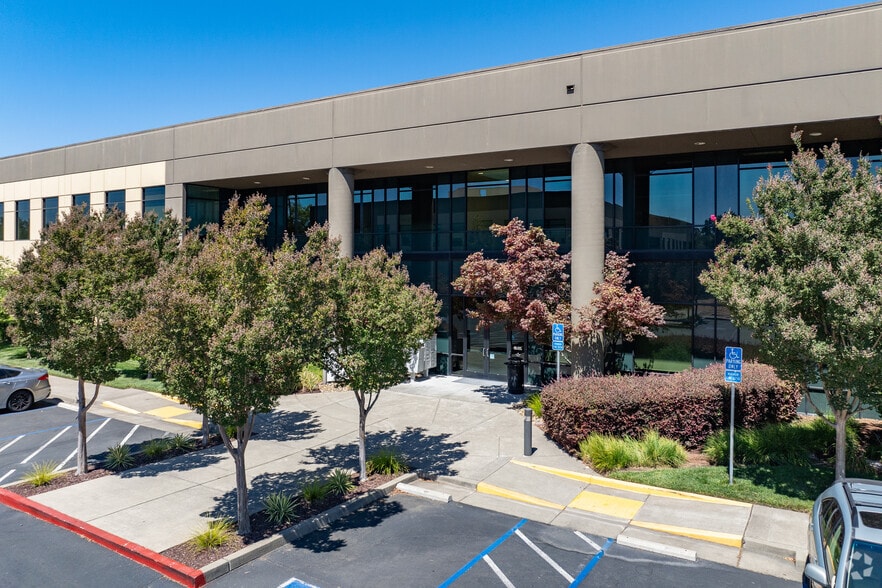 3843 Brickway Blvd, Santa Rosa, CA for lease - Building Photo - Image 2 of 3