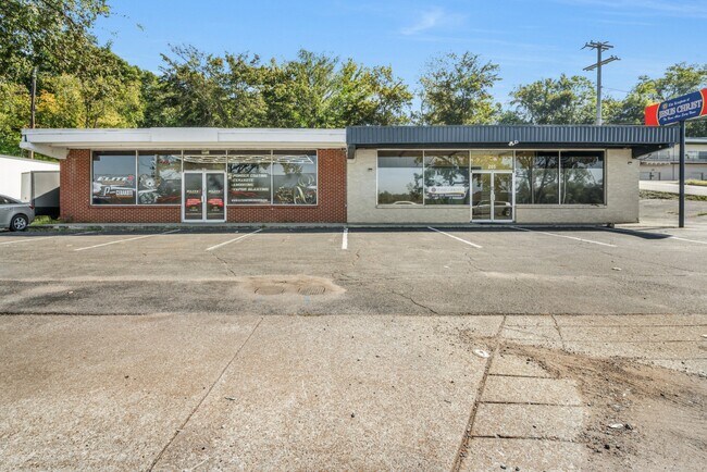 Plus de détails pour 207 & 211 N Riverside Dr – Commerce de détail à vendre, Clarksville, TN