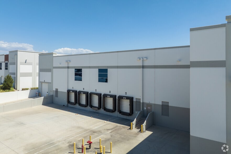 14518 Santa Ana Ave, Fontana, CA for lease - Building Photo - Image 2 of 4