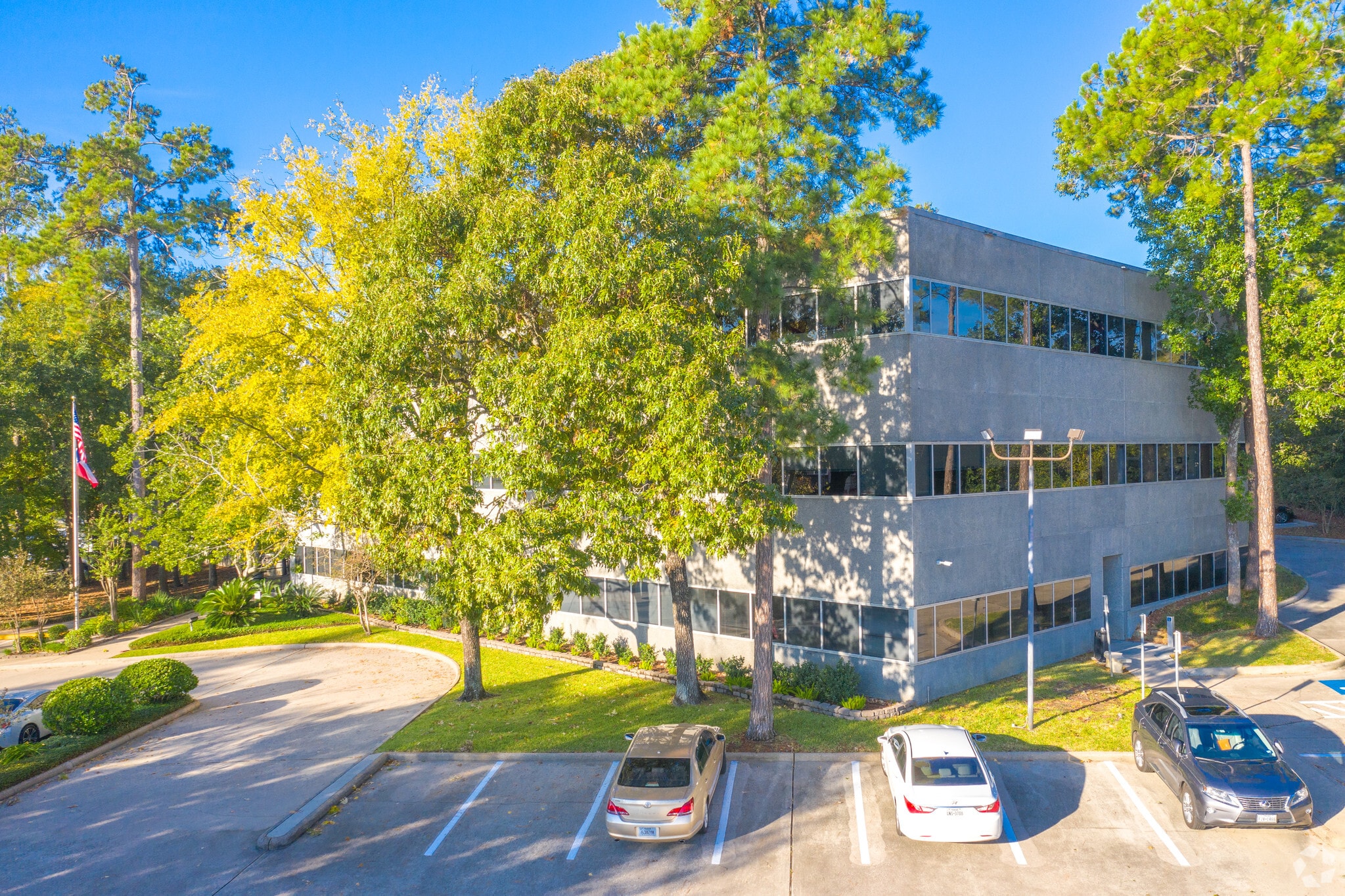 2040 N Loop 336 W, Conroe, TX for lease Primary Photo- Image 1 of 5