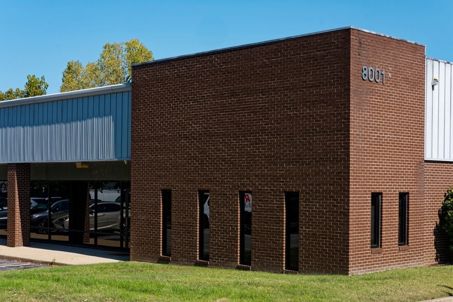 8003 Vinecrest Ave, Louisville, KY for lease - Building Photo - Image 2 of 8
