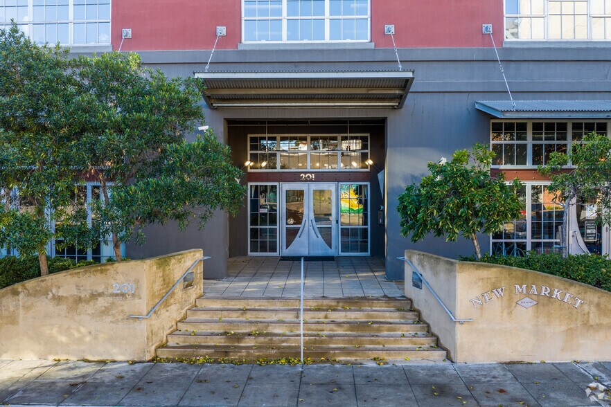 201 4th St, Oakland, CA à louer - Photo du bâtiment - Image 3 de 5