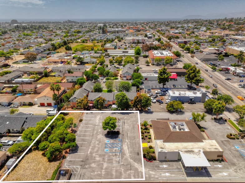 1253 E Grand Ave, Arroyo Grande, CA à vendre - Aérien - Image 3 de 9
