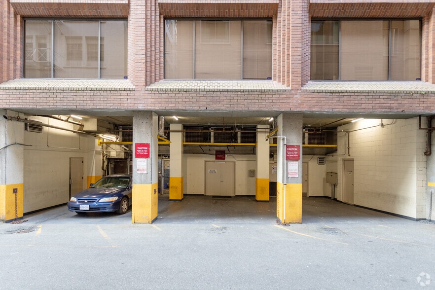 815 W Hastings St, Vancouver, BC for lease - Building Photo - Image 3 of 9