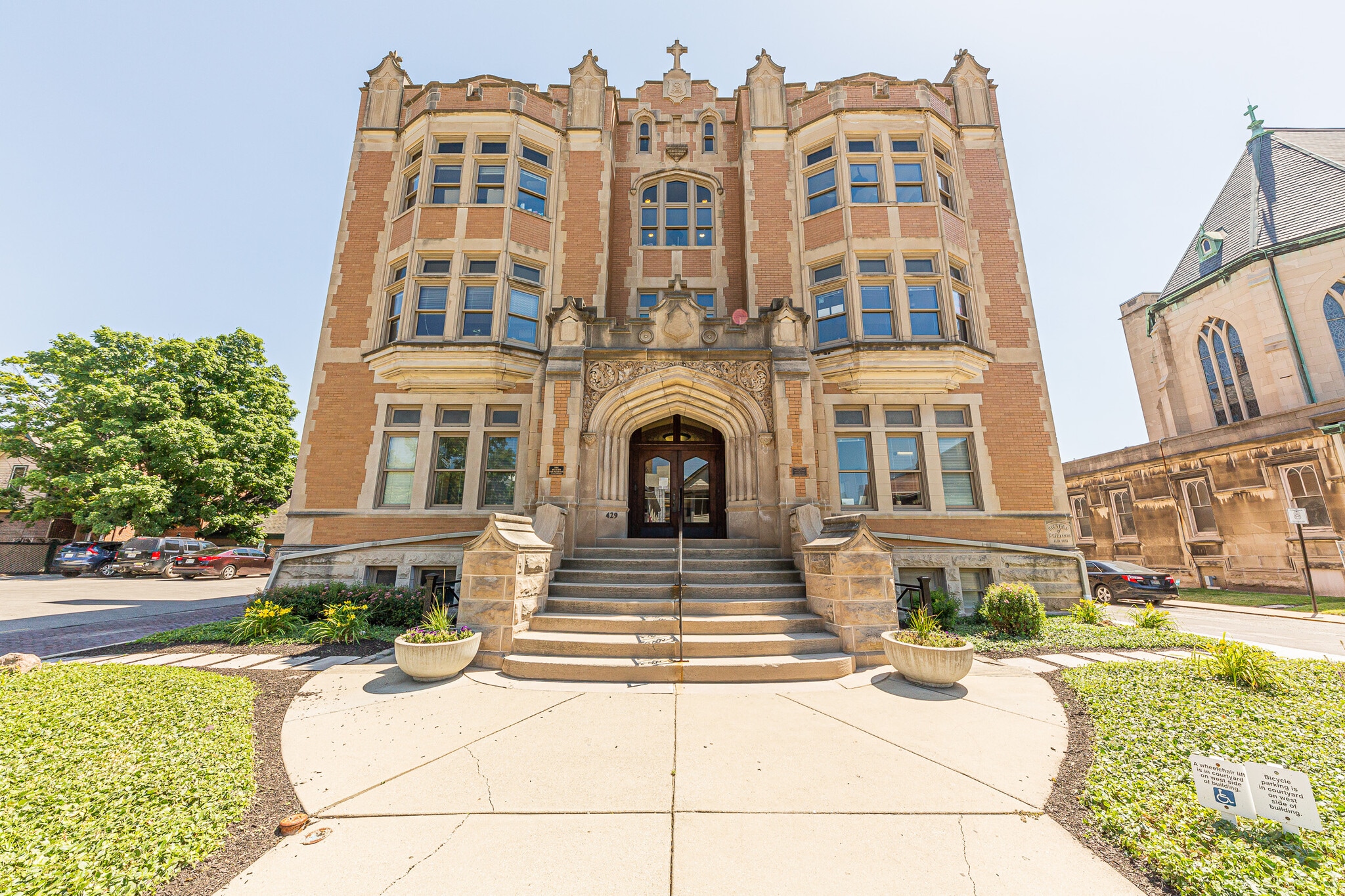 429 E Vermont St, Indianapolis, IN for lease Building Photo- Image 1 of 22