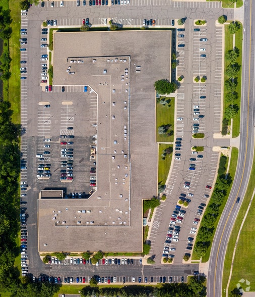 10900 Hampshire Ave S, Bloomington, MN à louer - Photo du bâtiment - Image 3 de 16