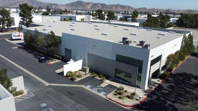 Plus de détails pour 10721 Business Dr, Fontana, CA - Industriel à louer