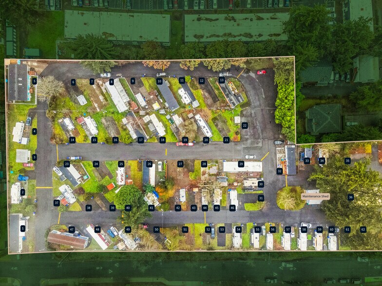 Tall Firs and Lantern Lane portefeuille de 2 propriétés à vendre sur LoopNet.ca - Photo du bâtiment - Image 2 de 10