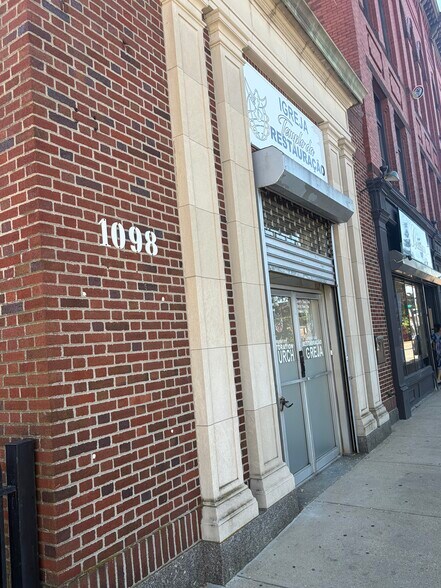 1098 Main St, Brockton, MA à louer - Photo du bâtiment - Image 2 de 7