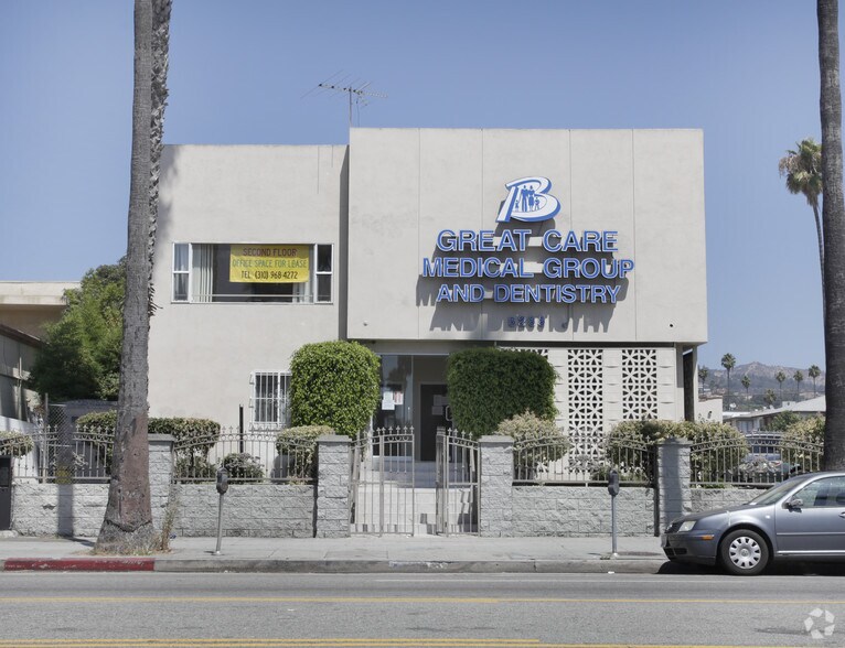 5255 W Sunset Blvd, Los Angeles, CA for lease - Primary Photo - Image 1 of 8