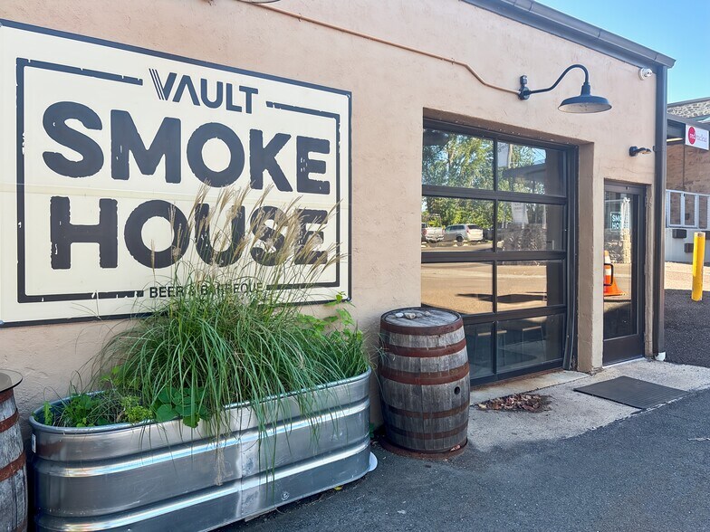 19 W College Ave, Yardley, PA à louer - Photo du bâtiment - Image 3 de 16