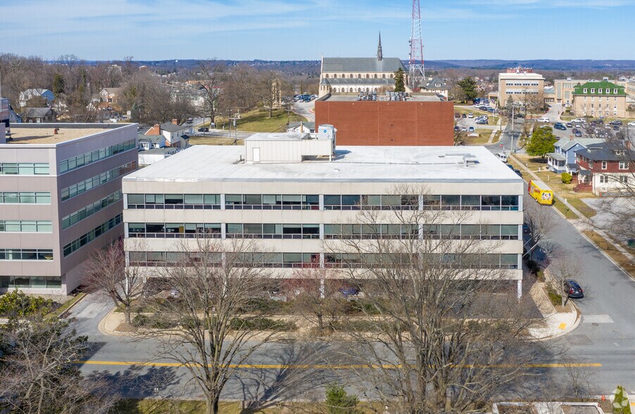600 Baltimore Ave, Towson, MD à louer - Aérien - Image 2 de 3