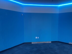 1360 Plaza Blvd, Central Point, OR for lease Interior Photo- Image 2 of 5