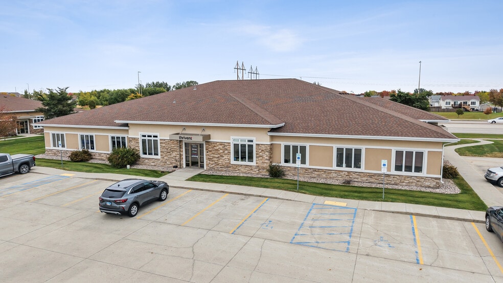 3575 45th South, Fargo, ND à vendre - Photo du bâtiment - Image 2 de 13