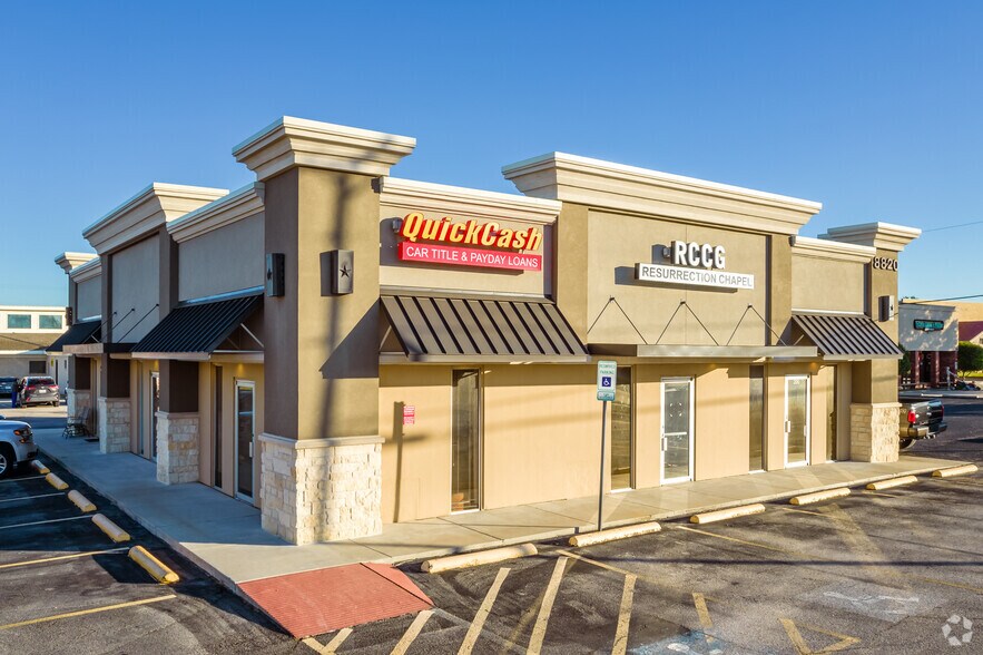 8750 Main St, Frisco, TX à louer - Photo principale - Image 2 de 2