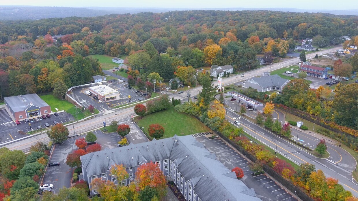 1927-1937 Norwich New London Tpke, Uncasville, CT à louer Photo principale- Image 1 de 12