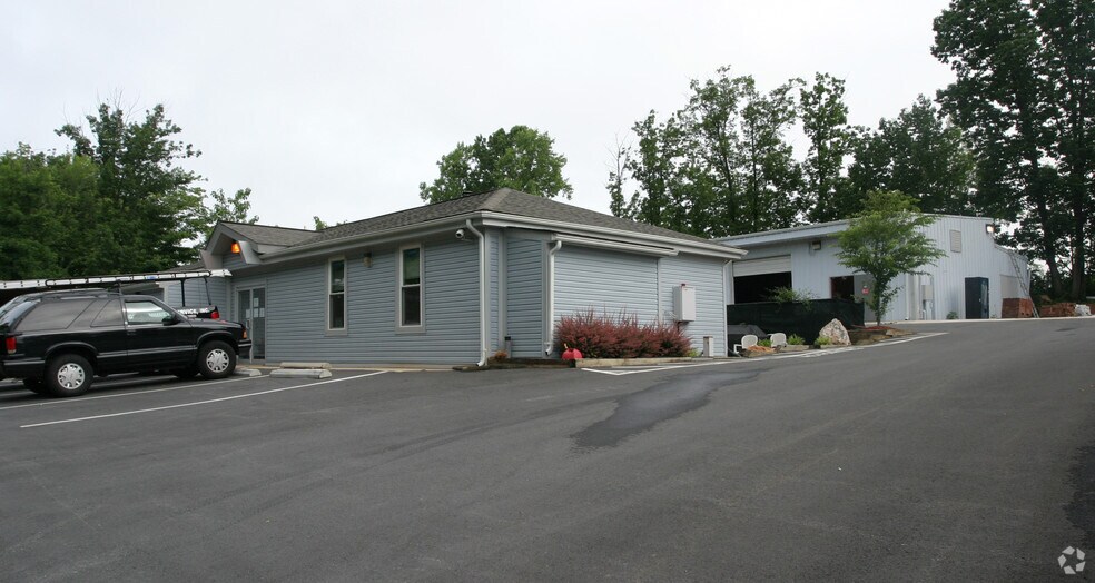 8045 Snouffers School Rd, Gaithersburg, MD à louer - Photo du bâtiment - Image 2 de 4