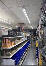 19921 Linden Blvd, Saint Albans, NY à louer Photo du bâtiment- Image 2 de 3