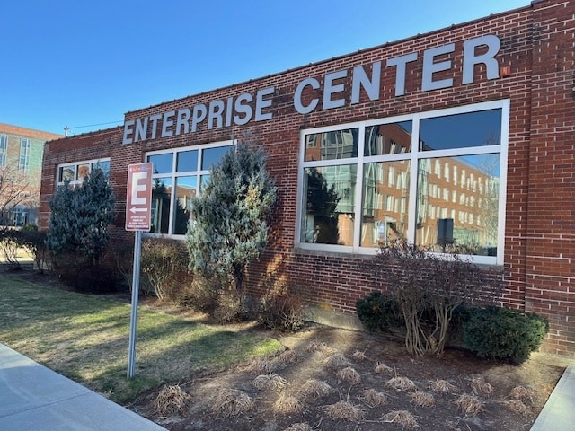 71-121 Loring Ave, Salem, MA for lease - Building Photo - Image 1 of 6