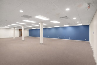 1015 3rd St, Columbus, IN à louer Photo intérieure- Image 1 de 60