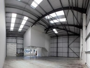 Cowley Mill Rd, Uxbridge à louer Photo intérieure- Image 2 de 2