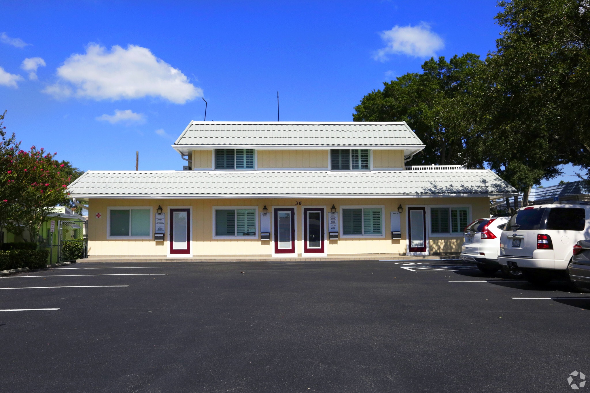 36 Tropic Blvd W, Largo, FL for lease Primary Photo- Image 1 of 5