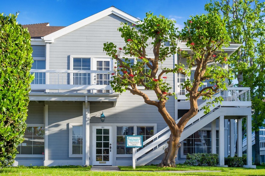 12361 Lewis St, Garden Grove, CA à louer - Photo du bâtiment - Image 2 de 21
