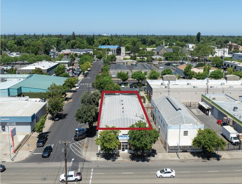 1332 9th St, Modesto, CA à vendre - Photo du bâtiment - Image 2 de 15