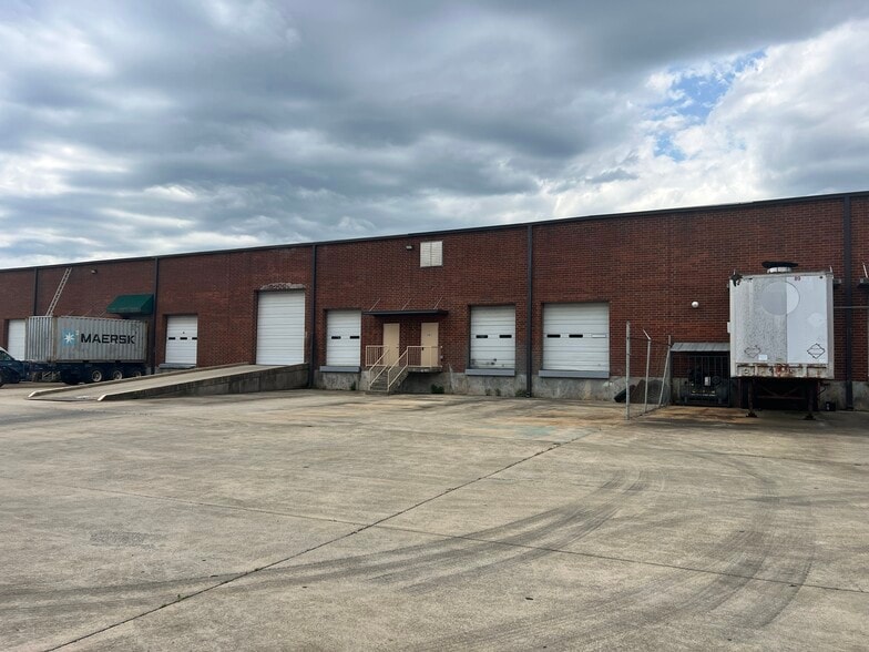 2575 Cobb International Blvd, Kennesaw, GA for lease - Building Photo - Image 3 of 30