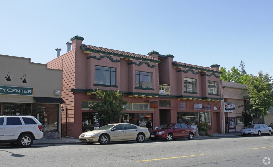 3966 Piedmont Ave, Oakland, CA à louer - Photo du bâtiment - Image 2 de 20