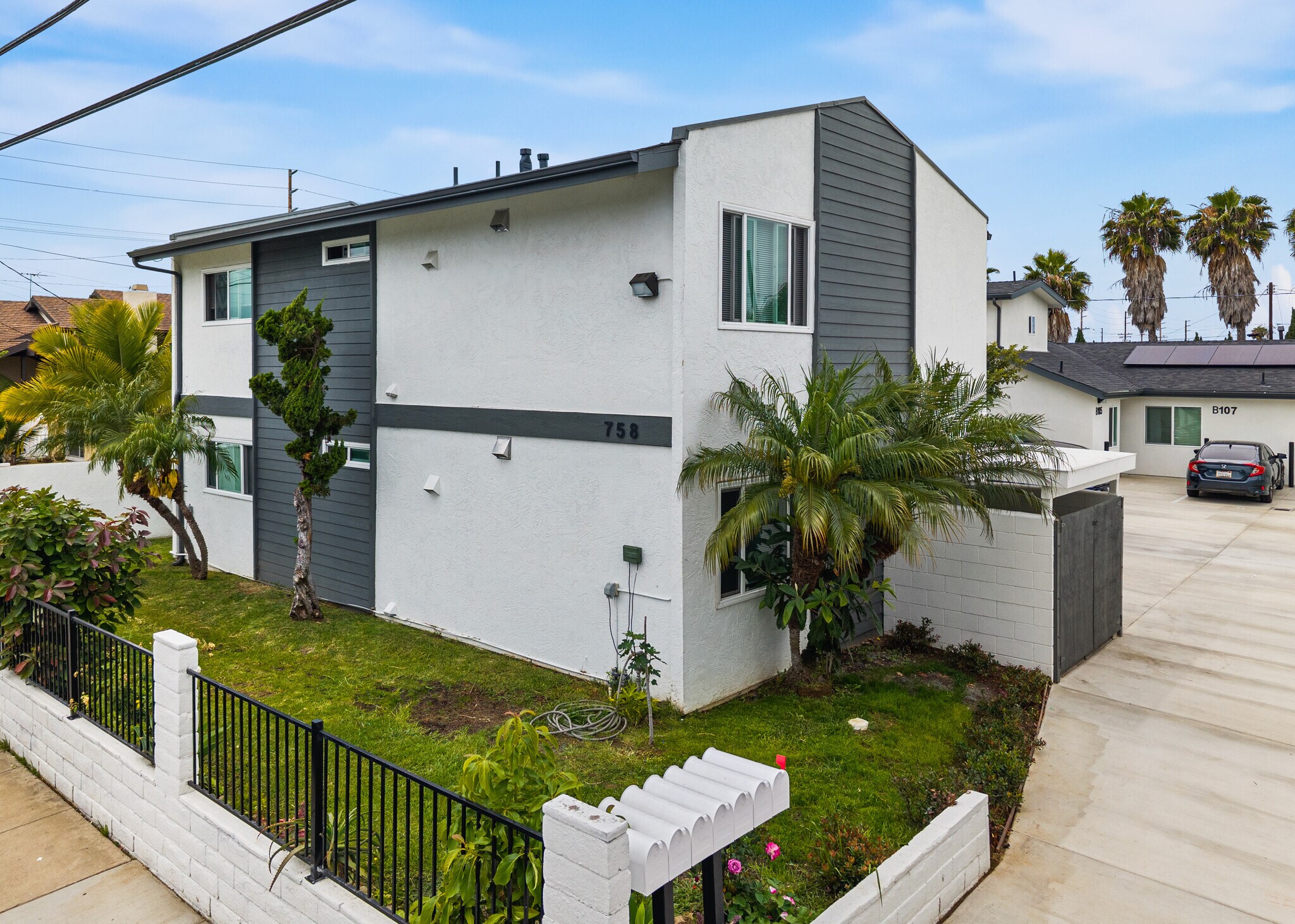 758 W 20th St, Costa Mesa, CA à vendre Photo du bâtiment- Image 1 de 9