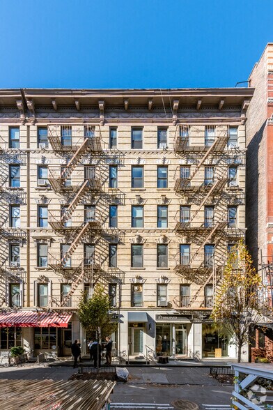 81 Orchard St, New York, NY à vendre - Photo du bâtiment - Image 2 de 7