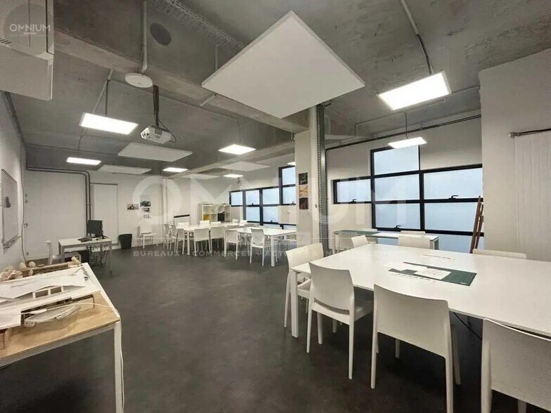 Office in Lyon for sale - Interior Photo - Image 2 of 6