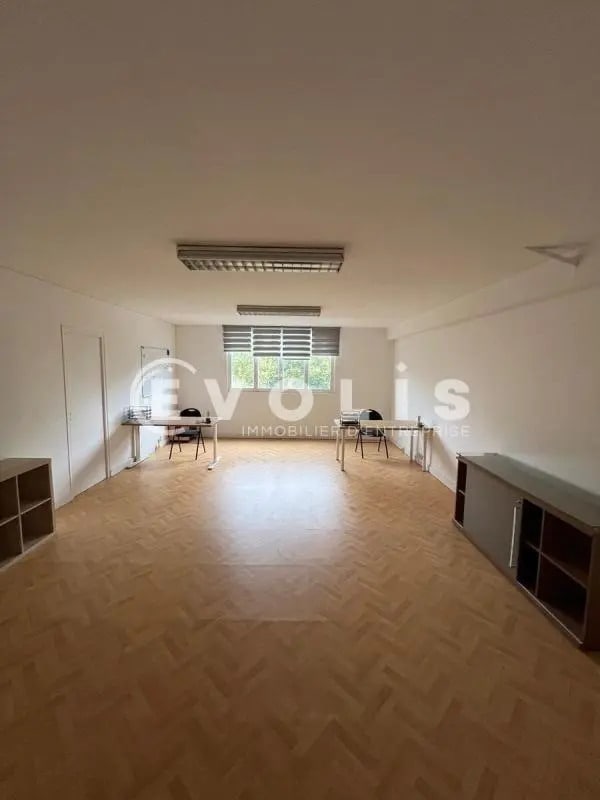 Bureau dans Châtillon à louer Photo intérieure- Image 1 de 8