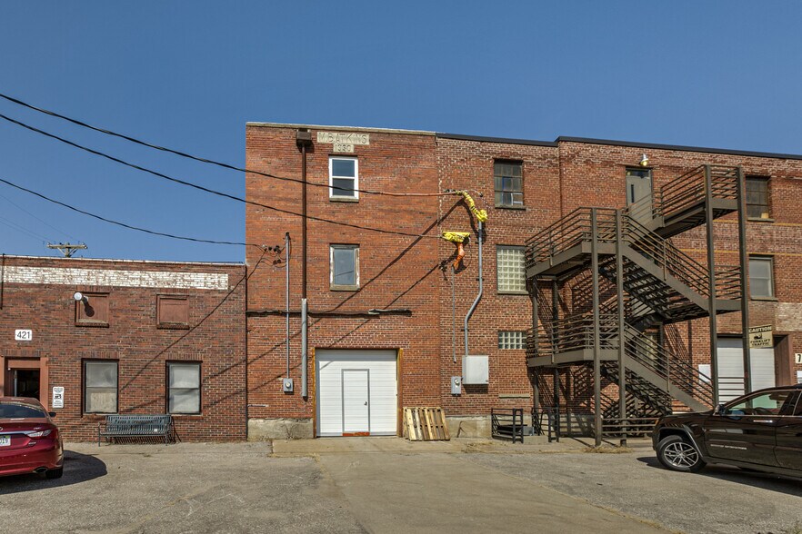 415 S 7th St, Lincoln, NE for lease - Building Photo - Image 3 of 38