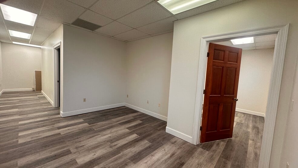 1544 W 2nd St, Gulf Shores, AL for lease - Building Photo - Image 2 of 26