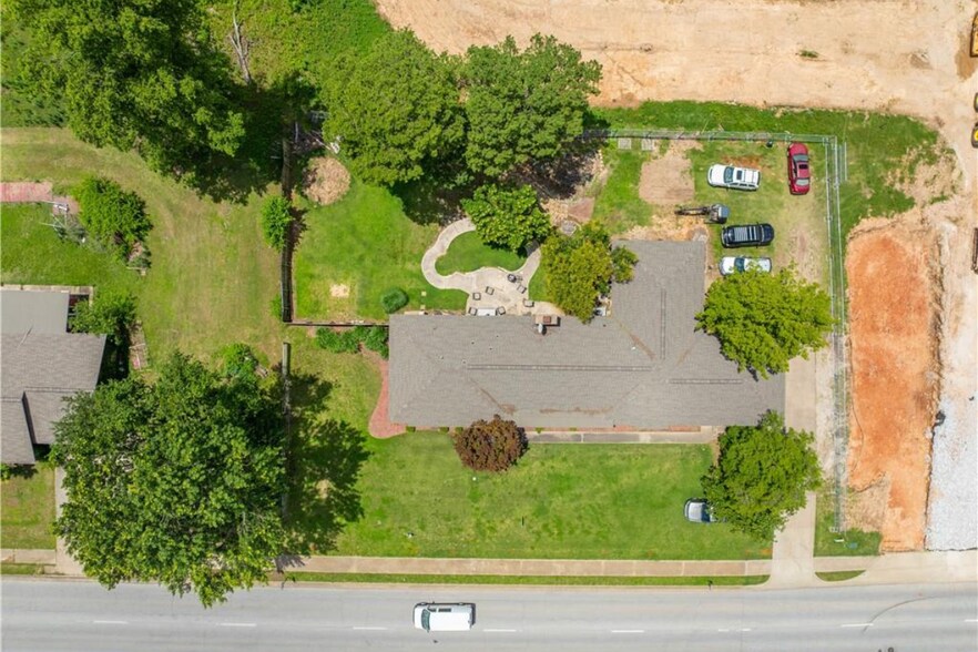 1624 S Dixieland Rd, Rogers, AR à vendre - Photo du bâtiment - Image 2 de 6