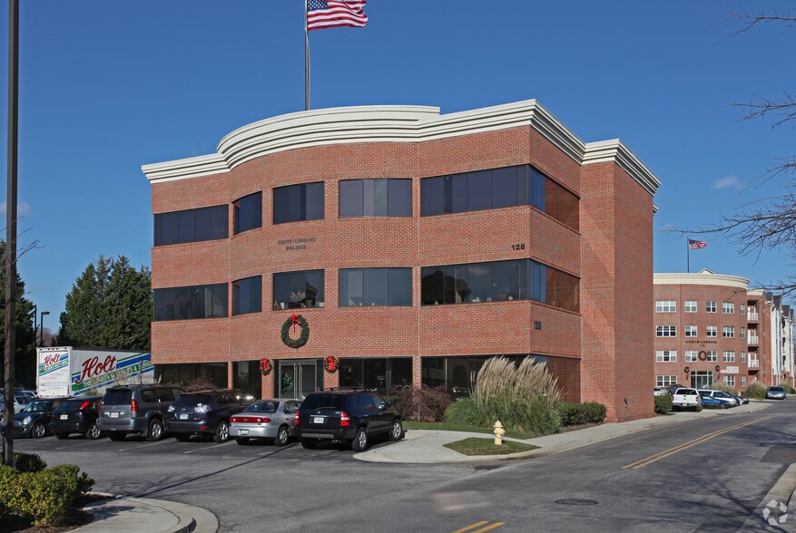 128 Lubrano Dr, Annapolis, MD à louer - Photo du bâtiment - Image 3 de 15