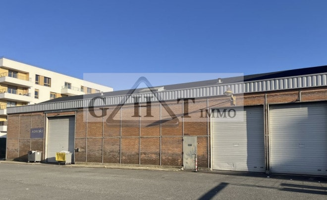 Industrial in Massy for lease - Building Photo - Image 1 of 3