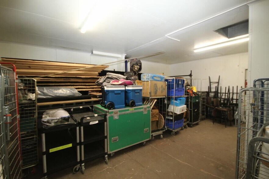 Mount Pleasant, Wembley à vendre - Photo du bâtiment - Image 3 de 14