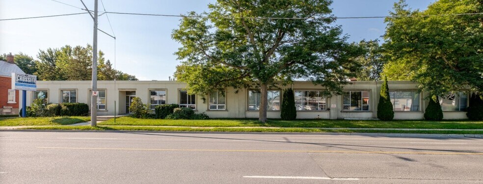 649 Ontario St, Stratford, ON à louer - Photo du bâtiment - Image 2 de 3