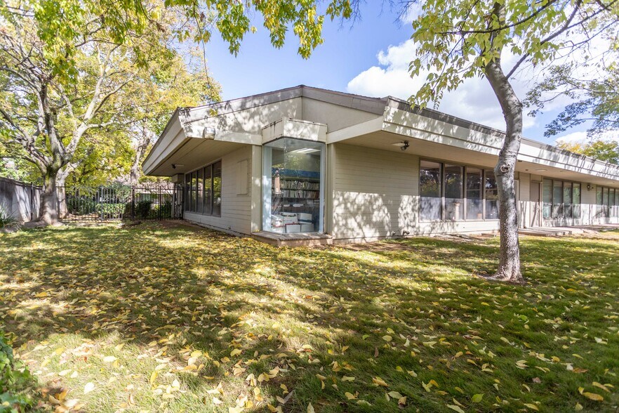 3838 Watt Ave, Sacramento, CA à vendre - Photo du bâtiment - Image 3 de 36