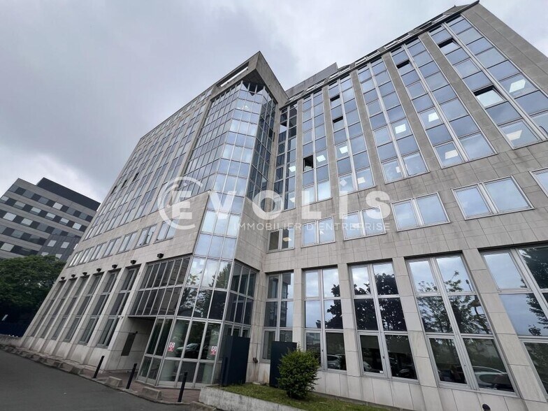 Bureau dans Charenton-le-Pont à louer - Photo du bâtiment - Image 1 de 29