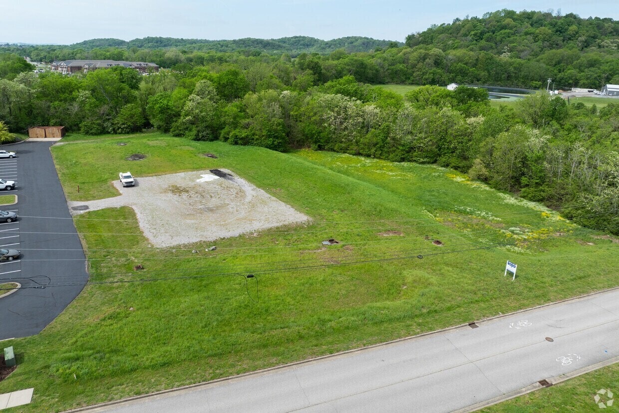 4719 Traders Way, Thompsons Station, TN for lease Building Photo- Image 1 of 4