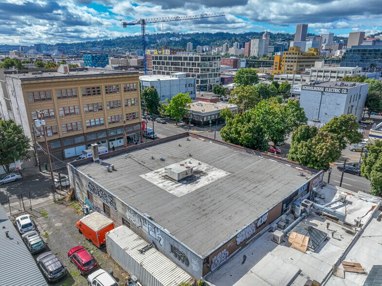 324 SE Grand Ave, Portland, OR à vendre - Photo du bâtiment - Image 2 de 4
